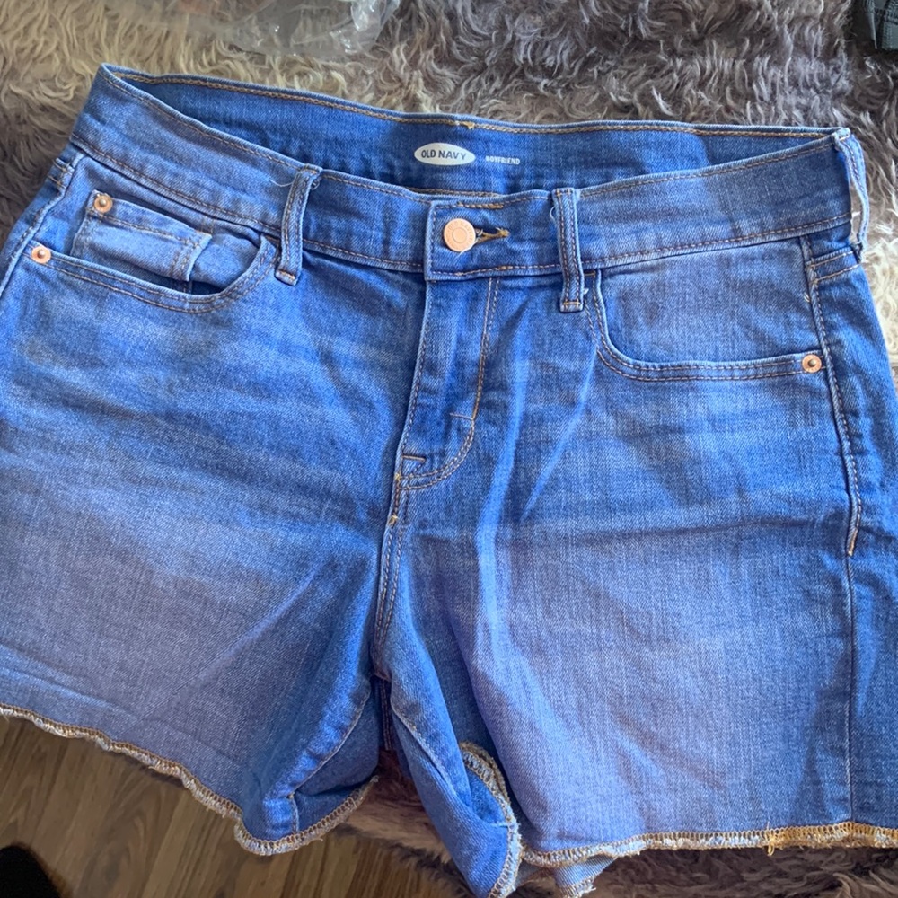 Medium Wash: Boyfriend jean Shorts